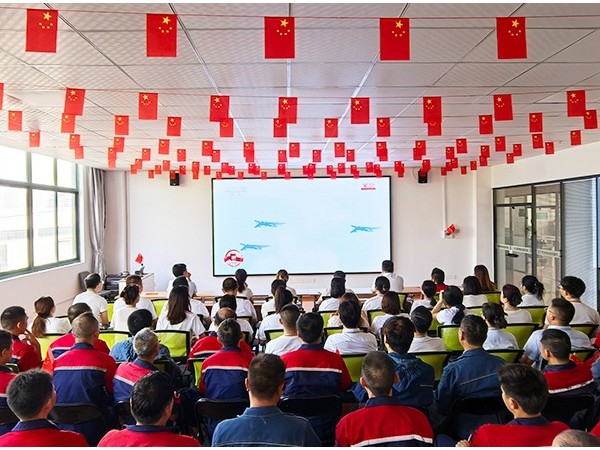 銘記歷史珍愛和平，砥礪奮進(jìn)開創(chuàng)未來！歐能機(jī)械集體觀看勝利日紀(jì)念大會